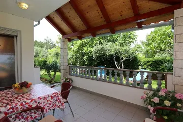 Apartment in Silo (Krk) for up to 3 guests