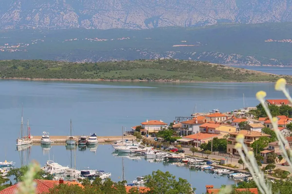 Two-Bedroom Apartment in Klimno, Island of Krk