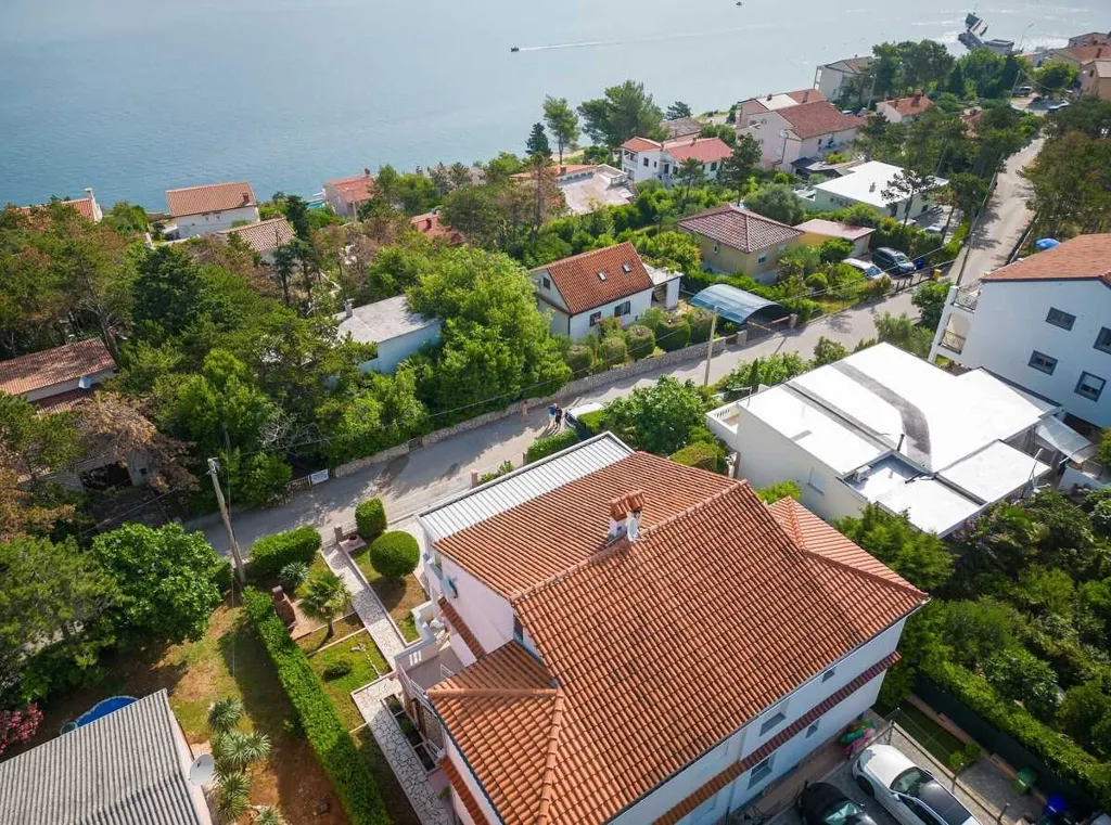 Apartment in Šilo for 4 Guests with Sea View