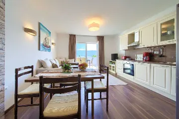 Apartment in Šilo for 4 Guests with Sea View