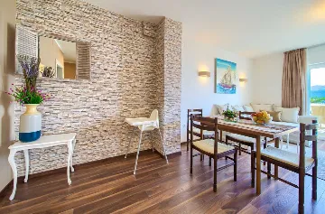 Apartment in Šilo for 4 Guests with Sea View