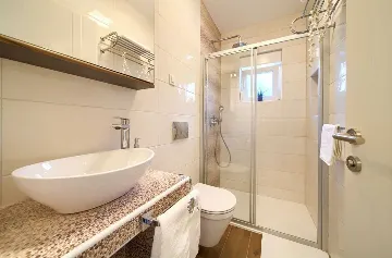 Apartment in Šilo for 4 Guests with Sea View