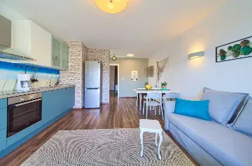 Sea-View Apartment in Šilo for Up to 4 Guests