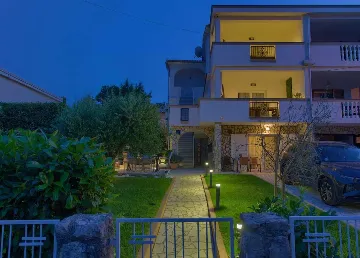 Sea-View Apartment in Šilo for Up to 4 Guests