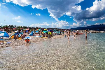 Sea-View Apartment in Šilo for Up to 4 Guests