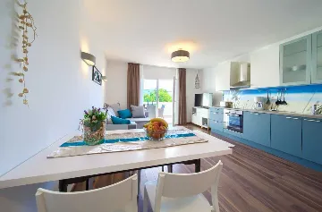Sea-View Apartment in Šilo for Up to 4 Guests