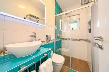 Sea-View Apartment in Šilo for Up to 4 Guests