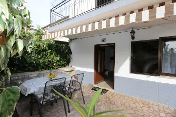 3-Bedroom House in Klimno (Krk) for 6 Guests