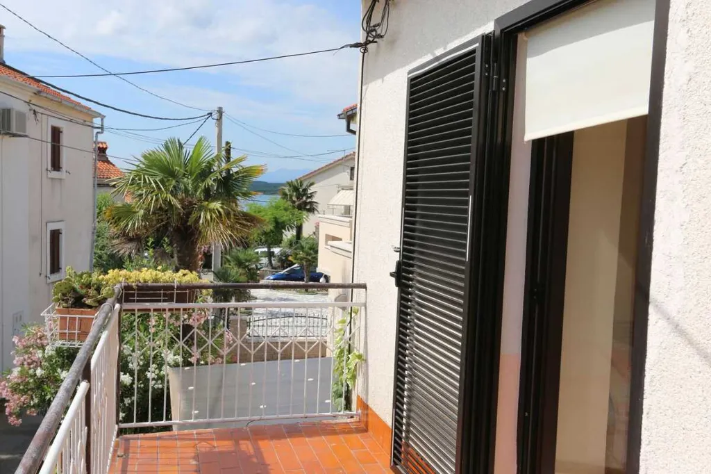 3-Bedroom House in Klimno (Krk) for 6 Guests