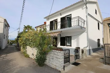 3-Bedroom House in Klimno (Krk) for 6 Guests