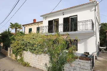 3-Bedroom House in Klimno (Krk) for 6 Guests