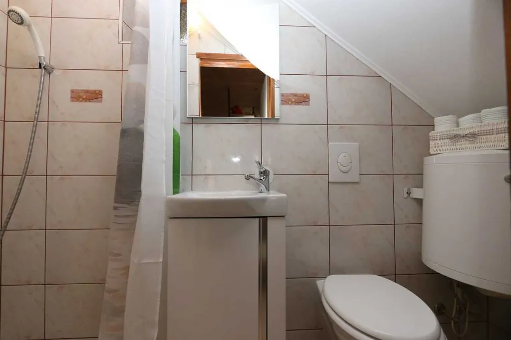3-Bedroom House in Klimno (Krk) for 6 Guests
