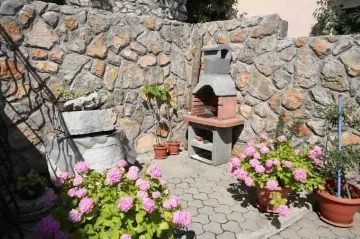 Apartment in Silo (Island Krk) for 6 Guests