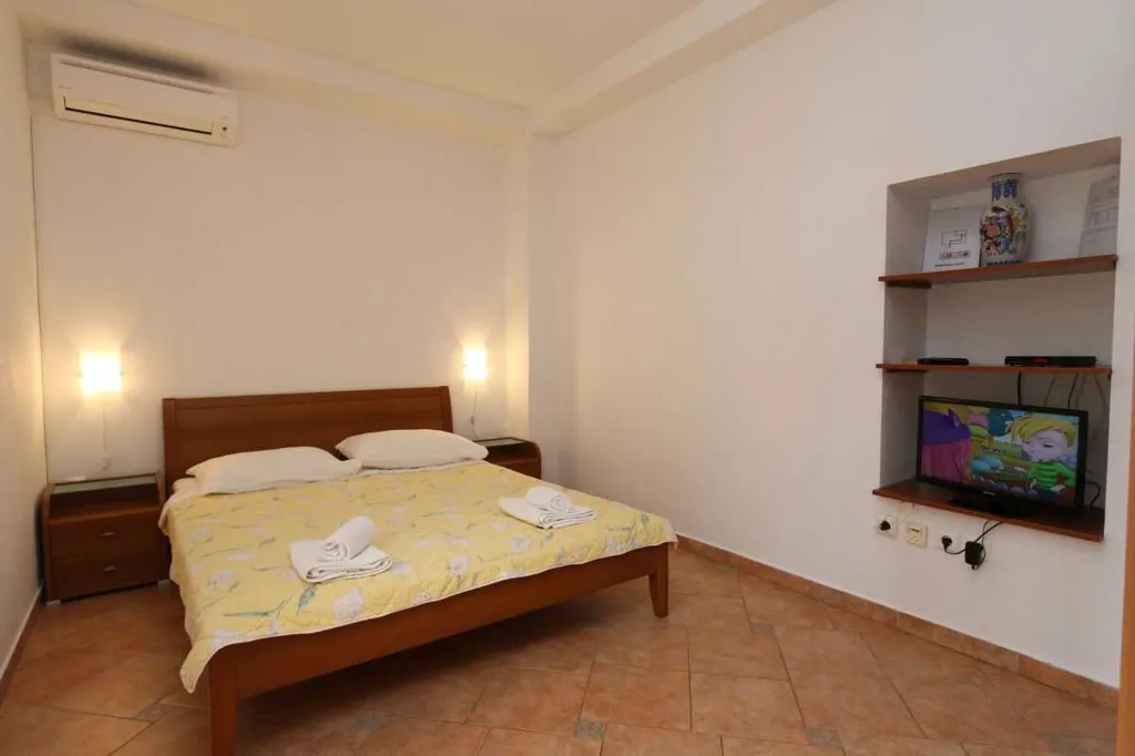 Apartment in Silo (Island Krk) for 6 Guests