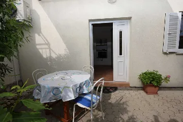 Apartment in Silo (Island Krk) for 6 Guests