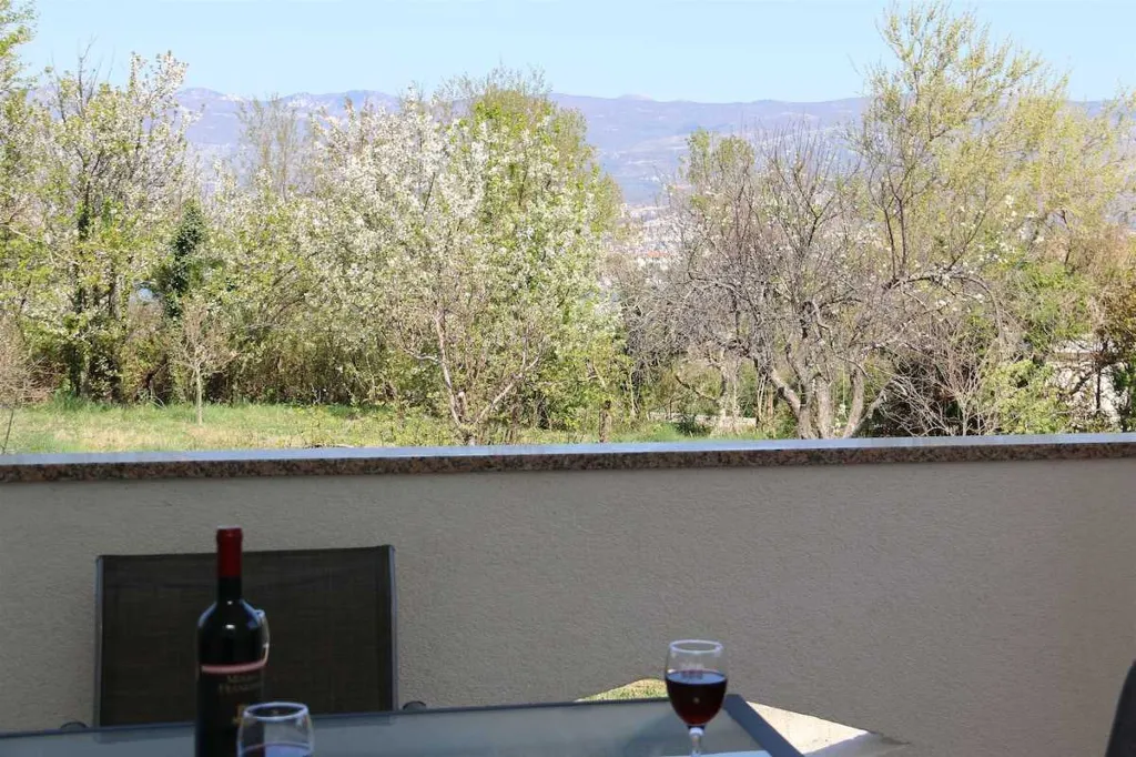 1-Bedroom Apartment in Šilo for Up to 4 Guests