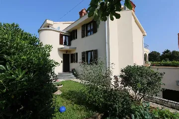 Apartment in Silo (Krk) for Up to 8 Guests