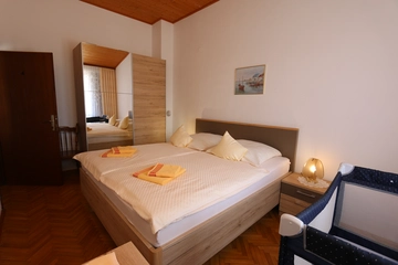 Apartment in Silo (Krk) for Up to 8 Guests