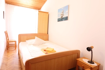 Apartment in Silo (Krk) for Up to 8 Guests