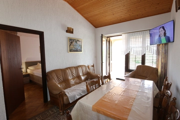 Apartment in Silo (Krk) for Up to 8 Guests