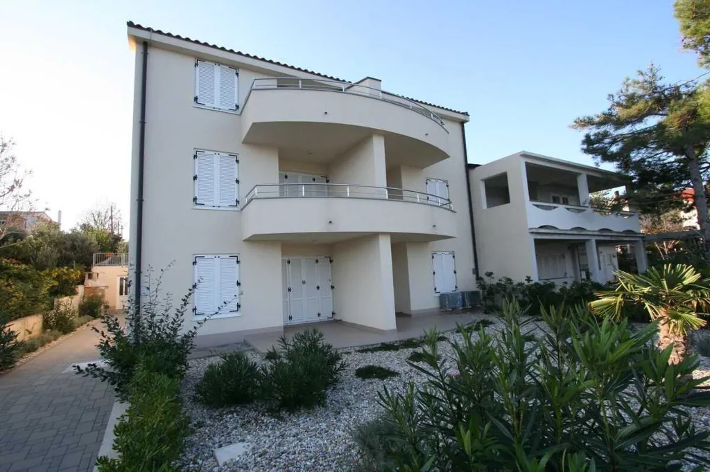 Apartment in Silo on Krk for up to 6 Guests