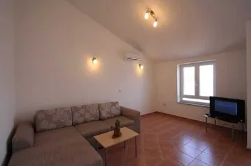 2-Bedroom Apartment in Silo, Krk for Up to 6