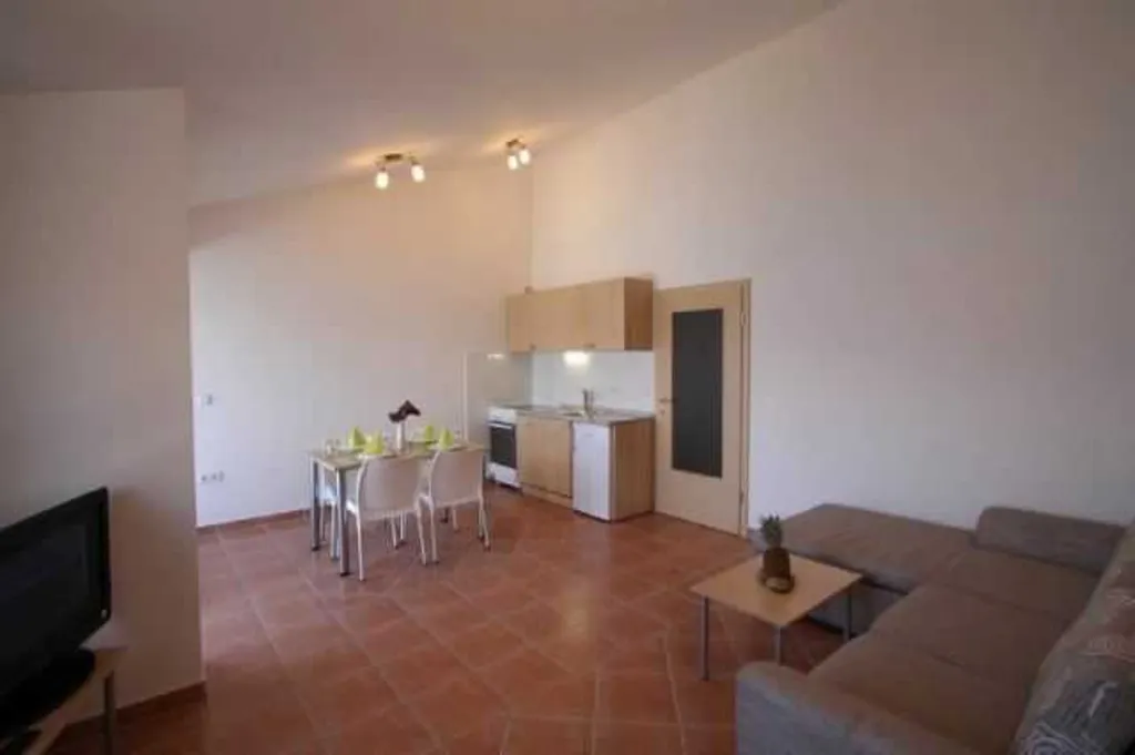 2-Bedroom Apartment in Silo, Krk for Up to 6