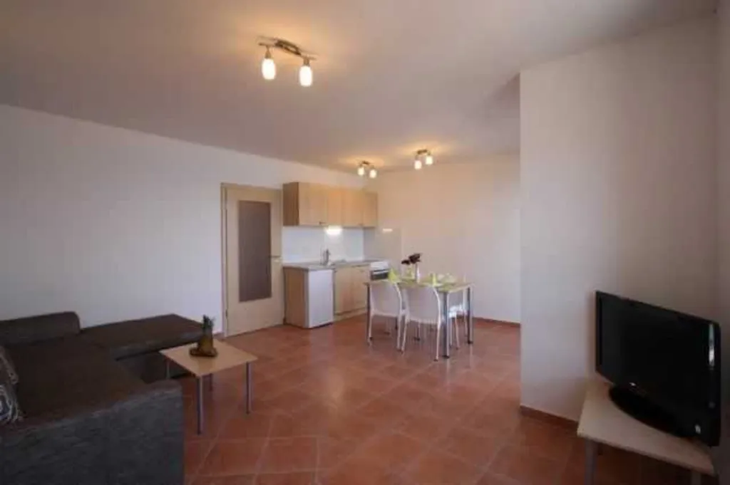 Šilo Krk Apartment for Up to 6 Guests