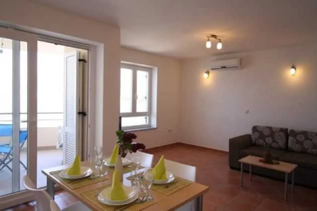 Two-Bedroom Apartment in Silo (Island of Krk) for 6