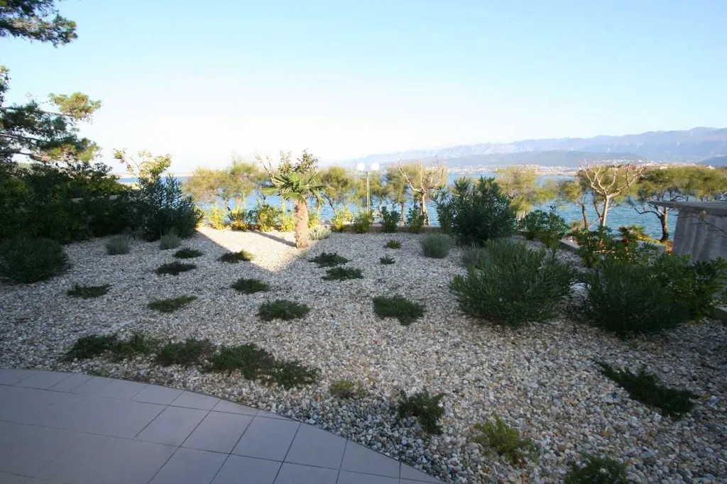 Two-Bedroom Apartment in Silo (Island of Krk) for 6