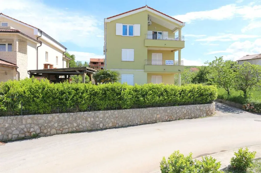 Two-Bedroom Apartment in Klimno for 4 Guests