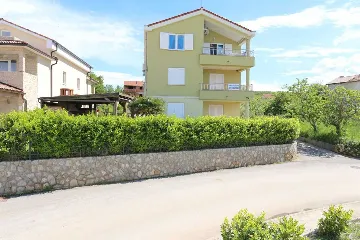 Two-Bedroom Apartment in Klimno for 4 Guests