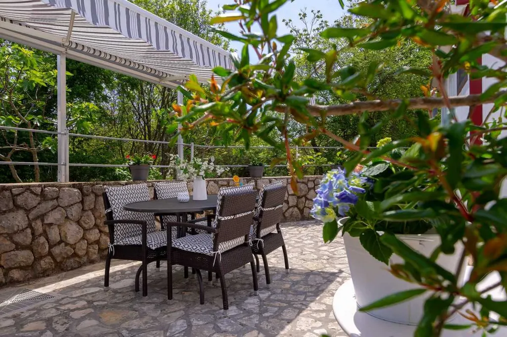 Apartment in Silo - Island Krk for up to 4 Guests