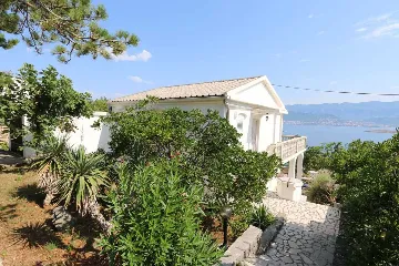 Apartment in Silo (Island Krk) for 4 Guests
