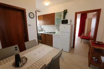 Apartment for 4 Guests in Silo (Krk)