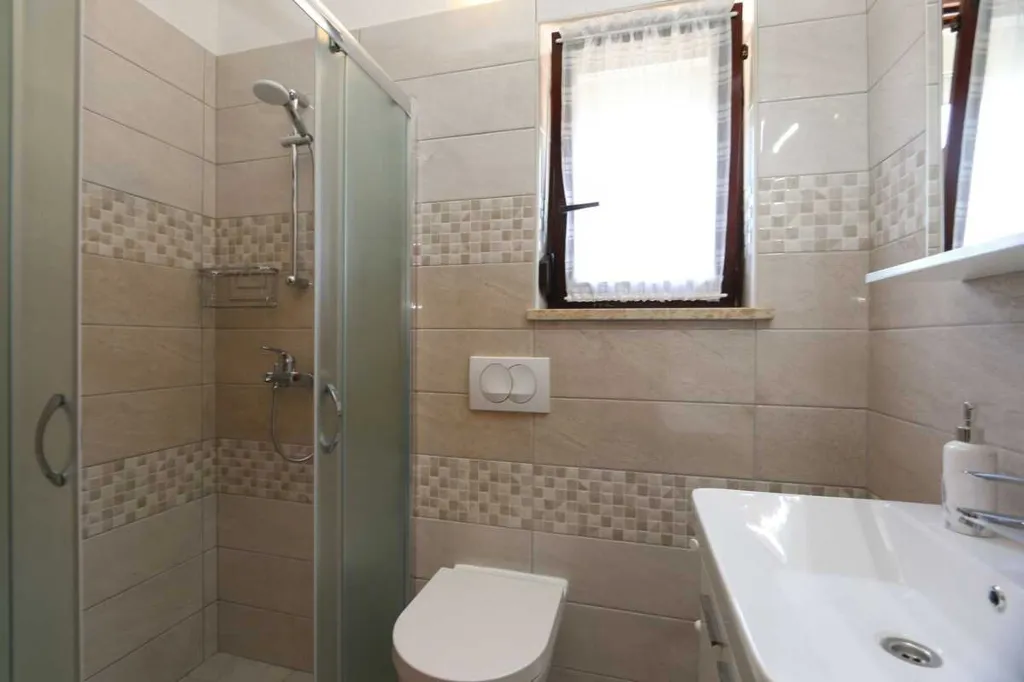Apartment for 4 Guests in Silo (Krk)