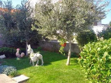 Apartment for 4 Guests in Silo (Krk)