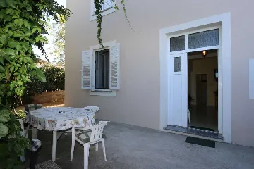 Apartment for 4 in Silo (Island of Krk)