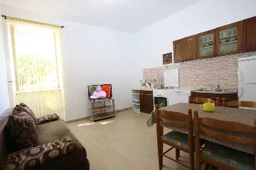 Apartment for 4 in Silo (Island of Krk)