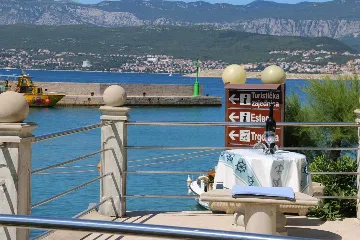 Apartment with Sea View Terrace in Silo, Krk