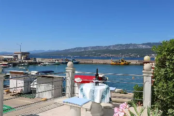 Apartment with Sea View Terrace in Silo, Krk