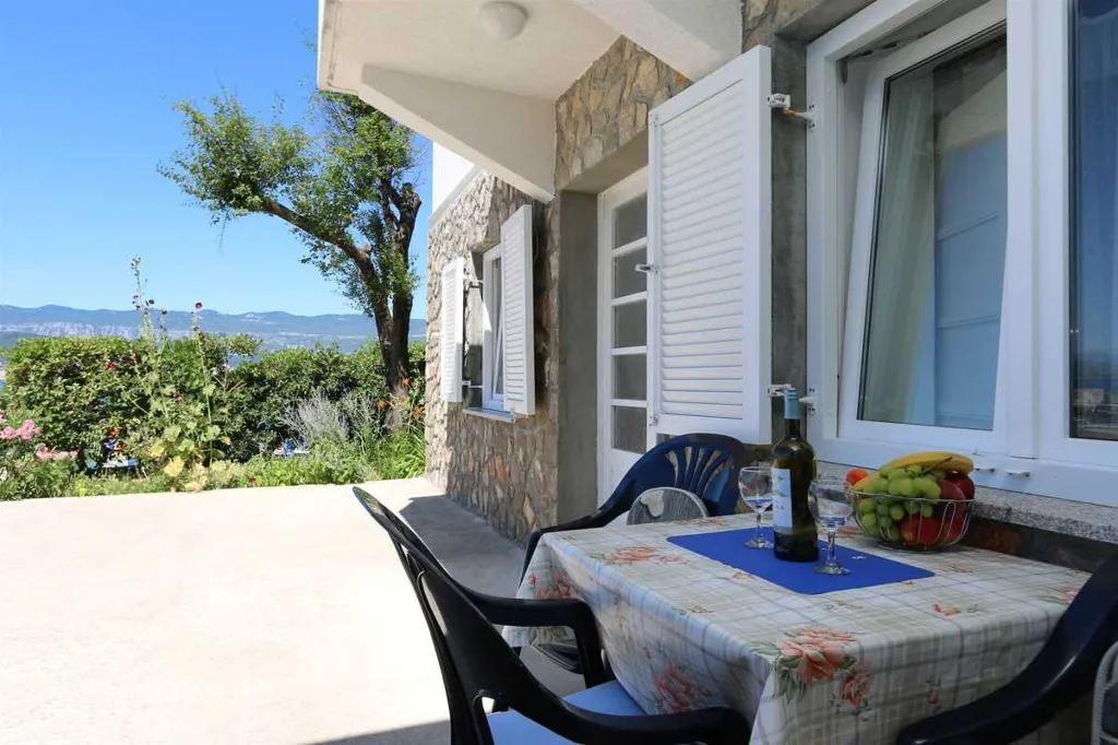 Apartment with Sea View Terrace in Silo, Krk