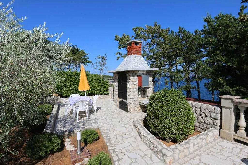 2-Bedroom Apartment in Silo - Island Krk (Up to 4)