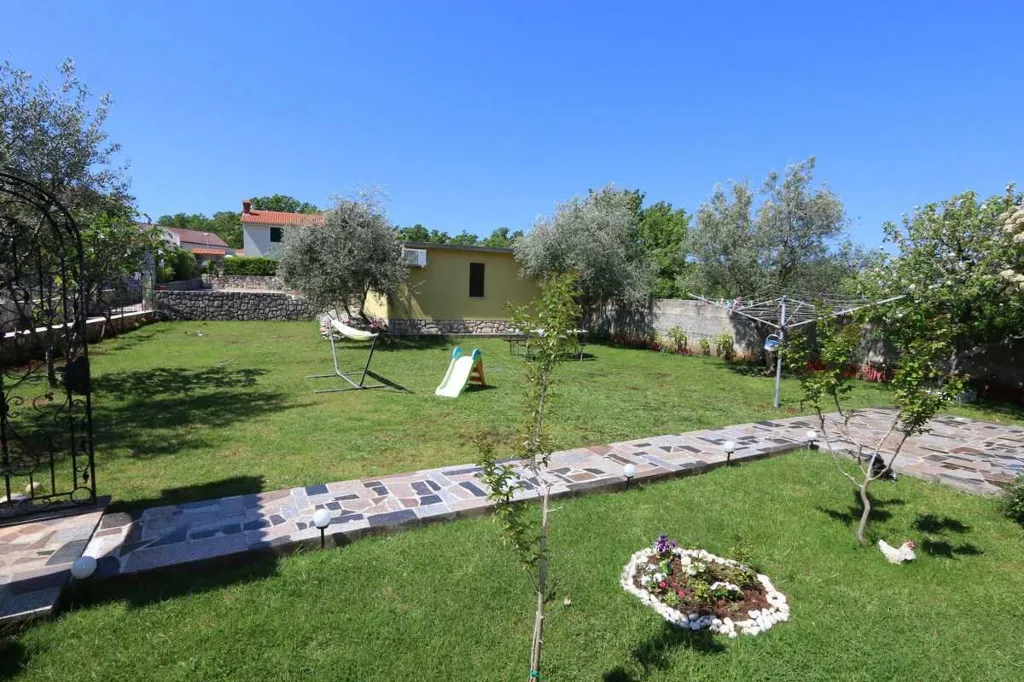 Apartment in Silo (island Krk) with 20 m² Terrace