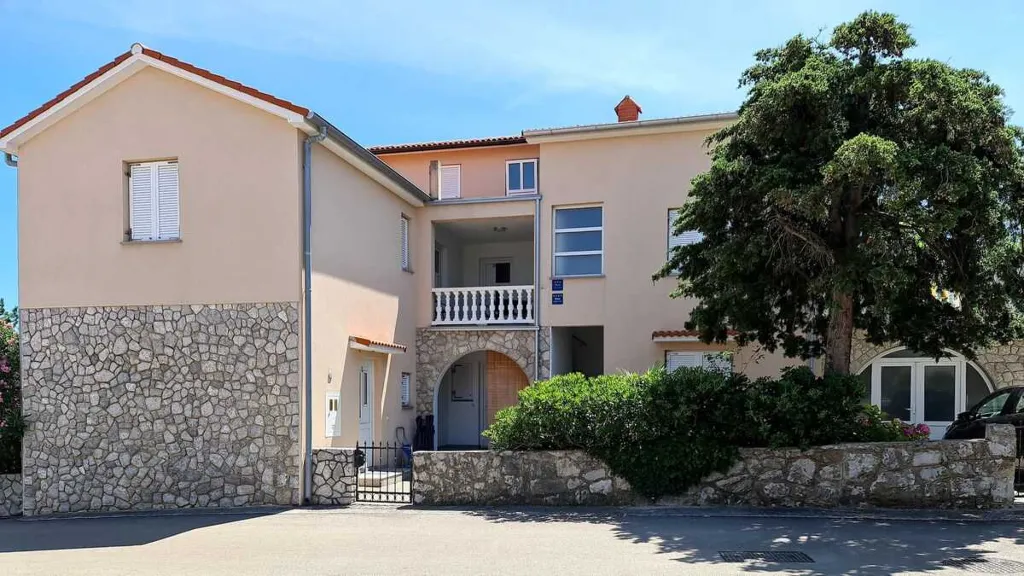 Apartment in Silo - island Krk for 4 Guests