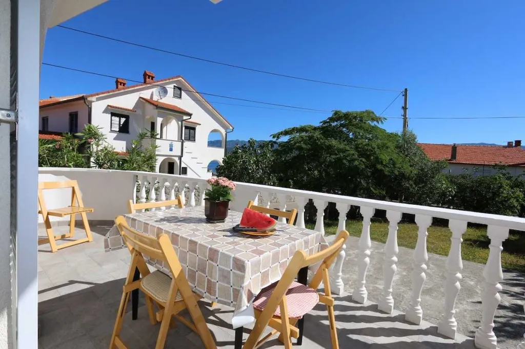 Apartment in Silo - island Krk for 4 Guests