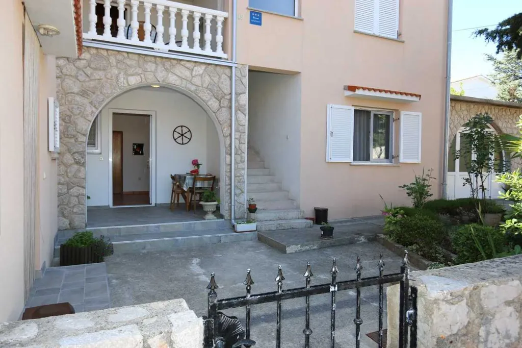 Silo (Island Krk) 1-Bedroom Apartment for 3 Guests