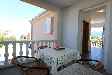 Sea-View Apartment for 4 in Silo, Krk