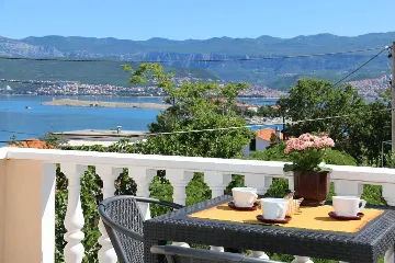 Sea-View Apartment for 4 in Silo, Krk