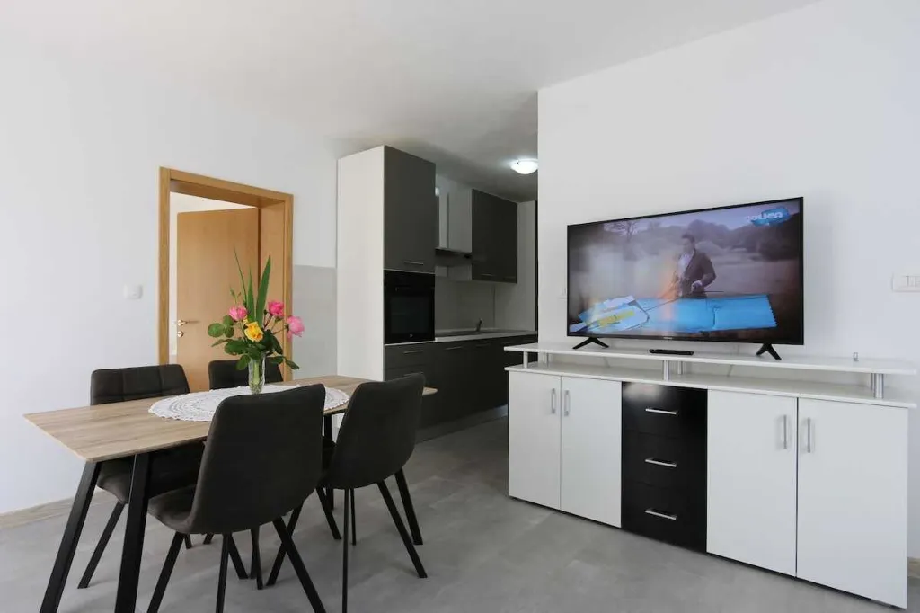 Apartment in Silo (Island Krk) for 4 Guests